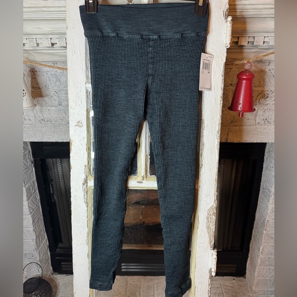 Margot Avocado Blue Textured Leggings Made In USA. NWT - Picture 3 of 9